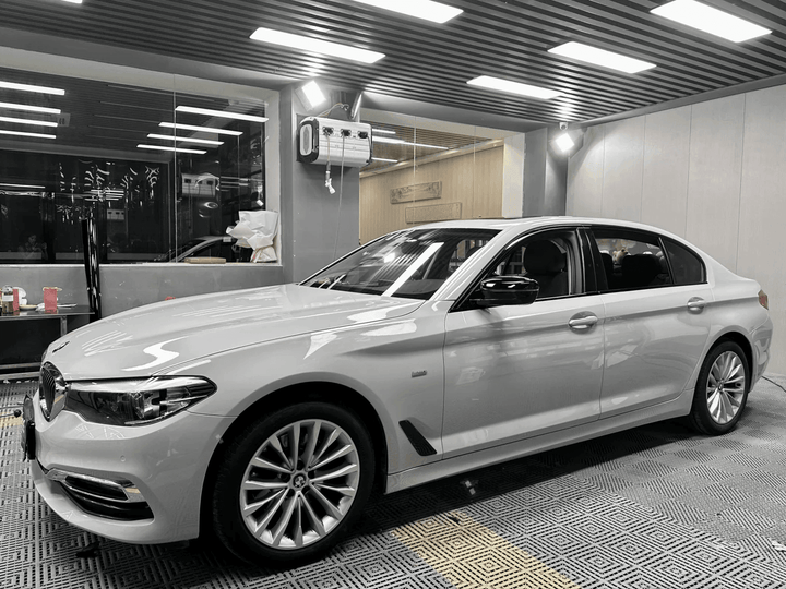 Gloss Light Gray Vinyl Wrap