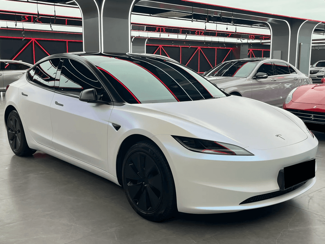 Matte White Blue Color Shift Vinyl Wrap
